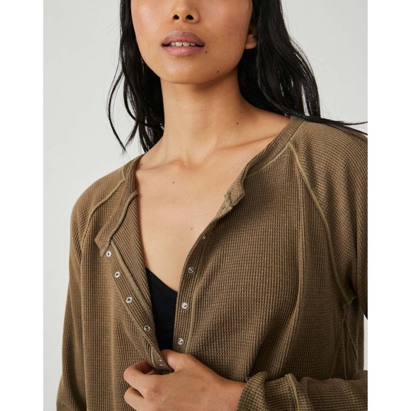 🎉LAST CHANCE🎉 NWT Free People Early Night Cropped Pullover / Washed Army - Picture 4 of 6